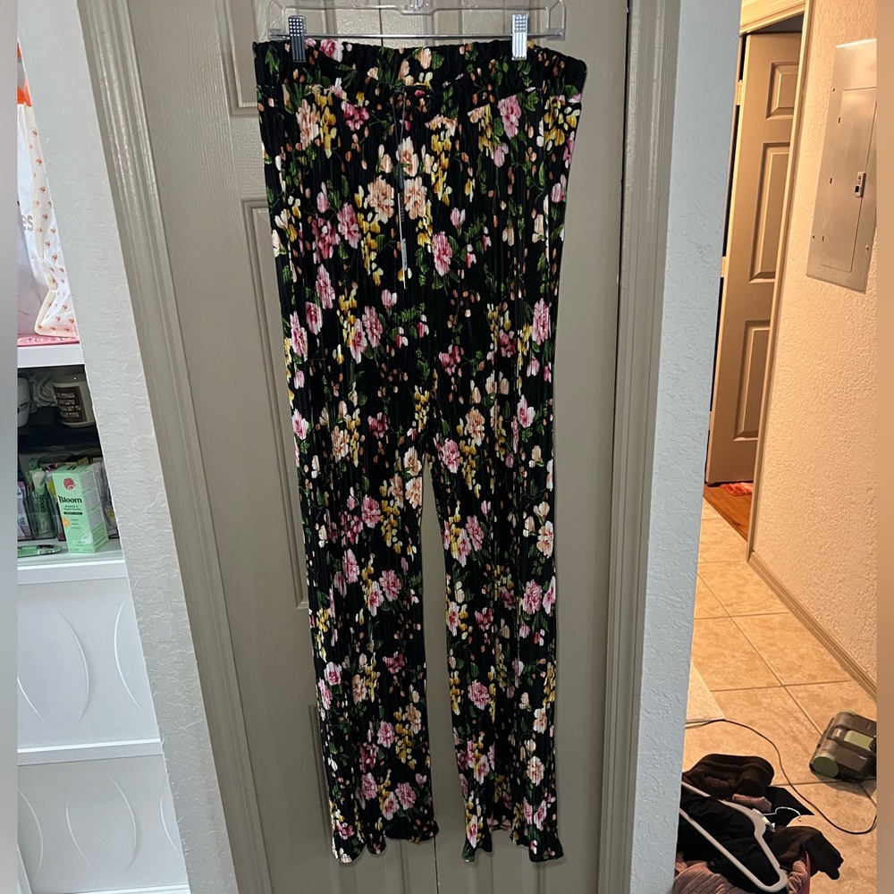 Fashion Nova Floral Women's Pants
